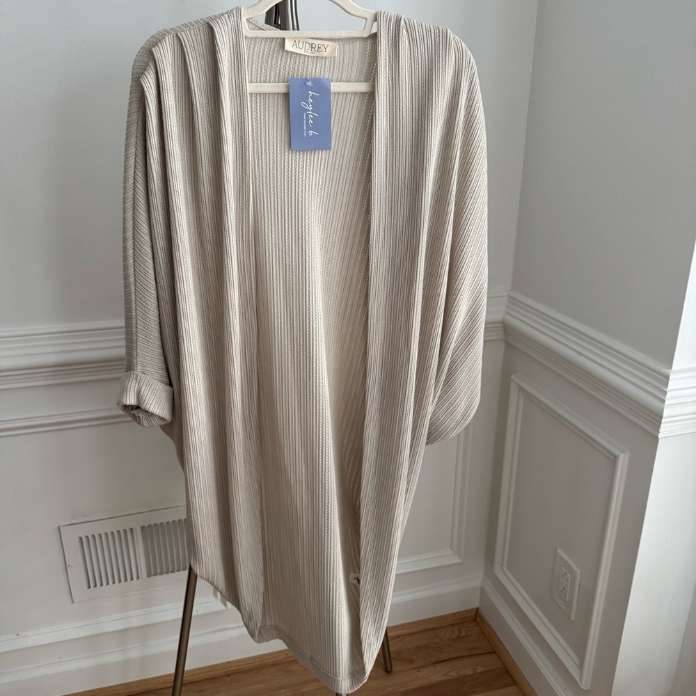 NWT Audrey 3+1 Cream Beige Knit Lo g Tunic Cardigan Size Small